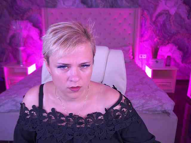 CrystalVibe webcam