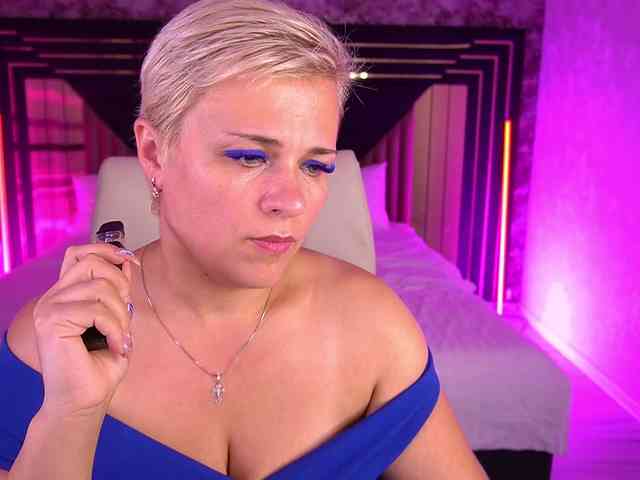 CrystalVibe webcam