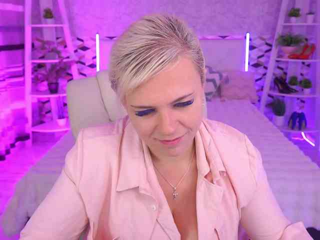 CrystalVibe webcam