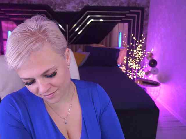 CrystalVibe webcam