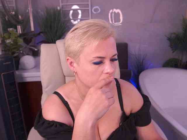 CrystalVibe webcam