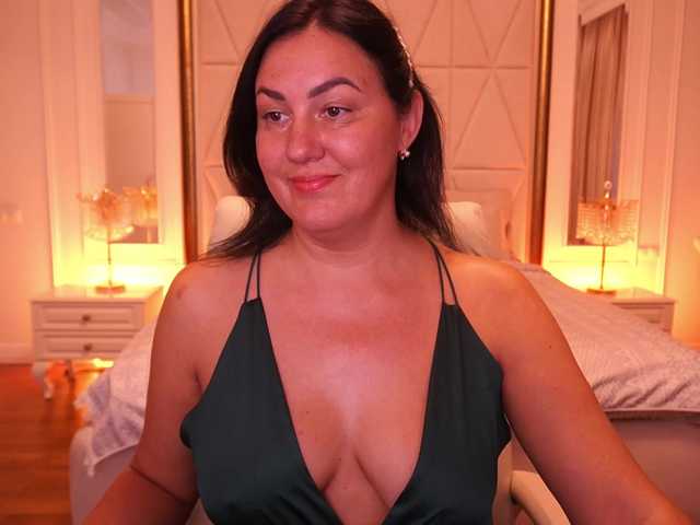VelvetLuck live cam preview