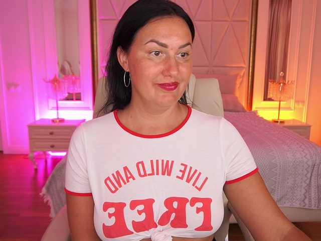 VelvetLuck live cam on BongaCams