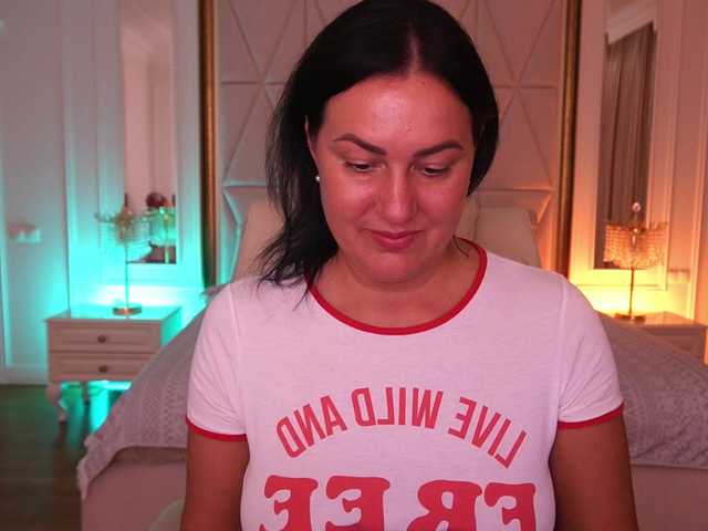 VelvetLuck live cam preview