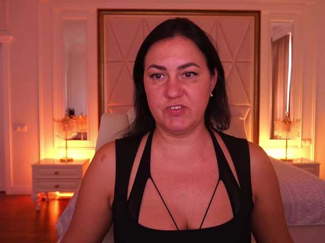 VelvetLuck live cam preview