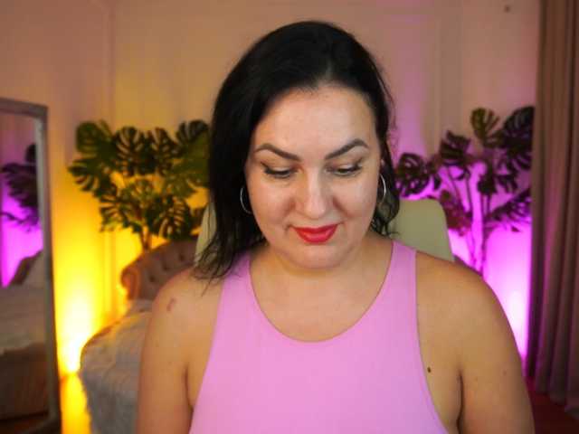 VelvetLuck live cam preview