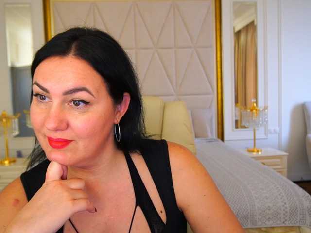 VelvetLuck live cam preview