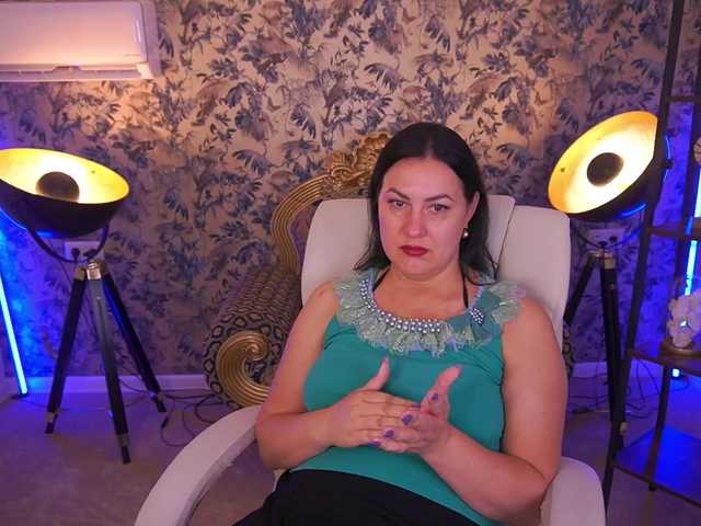 VelvetLuck live cam on BongaCams