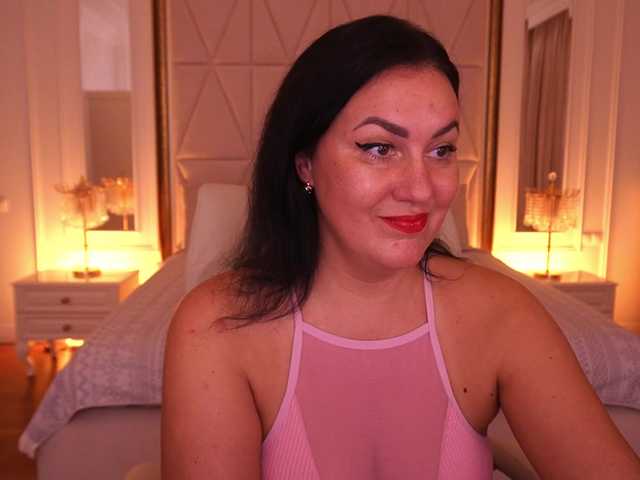 VelvetLuck live cam preview