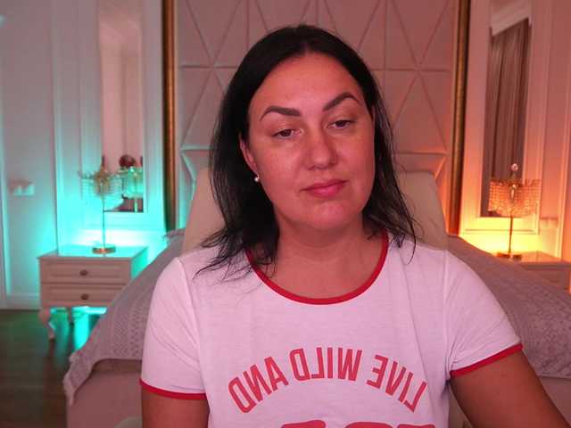 VelvetLuck live cam preview