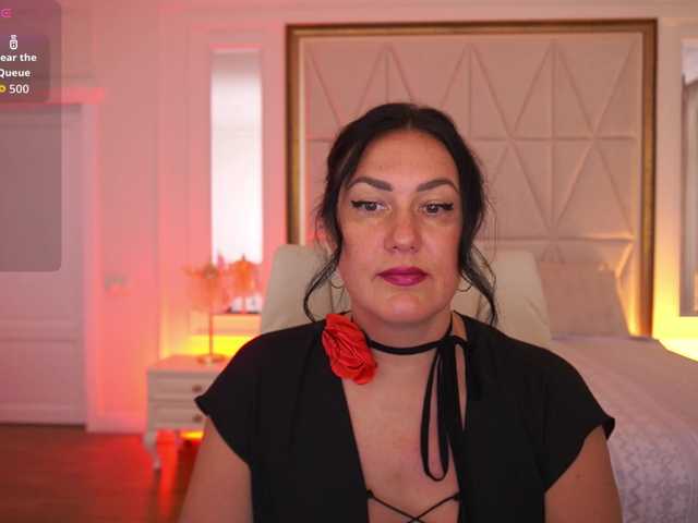 le modèle VelvetLuck est en webcam porno dans un show sur le site bongacams, il possède les tags suivants: White/Caucasian,Brunette,Shaved