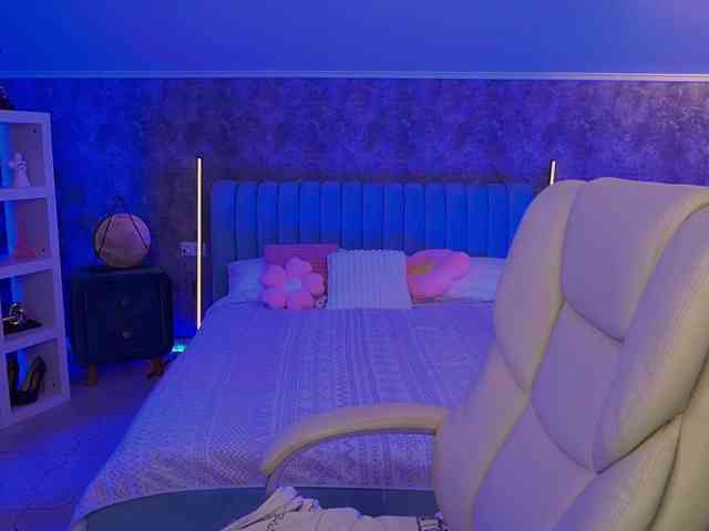 VelvetLuck webcam