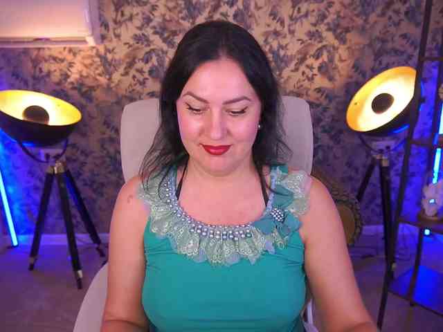 VelvetLuck webcam