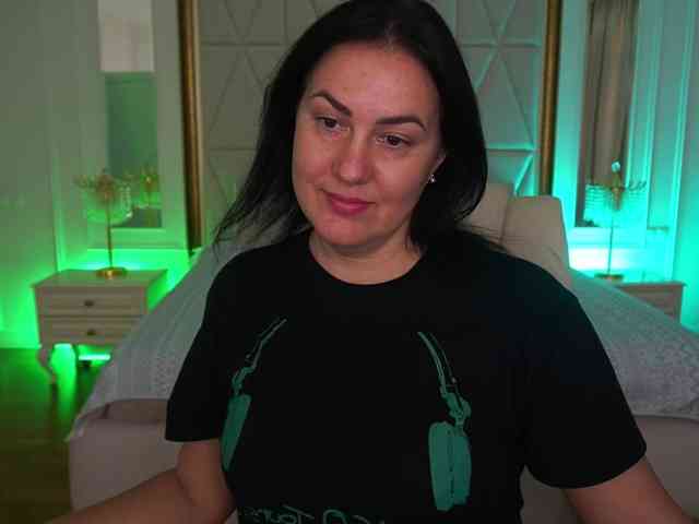 VelvetLuck webcam