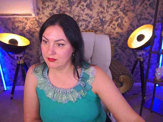 VelvetLuck webcam
