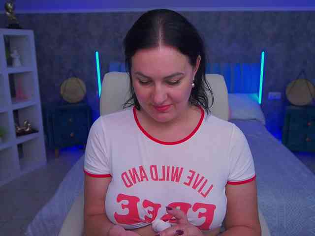VelvetLuck webcam