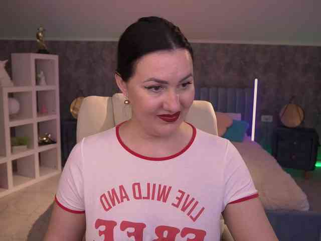 VelvetLuck webcam