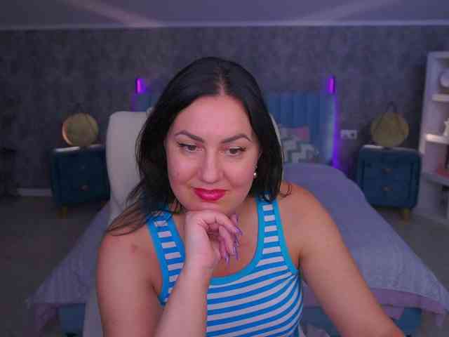 VelvetLuck webcam