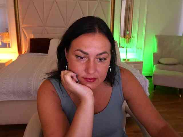 VelvetLuck webcam