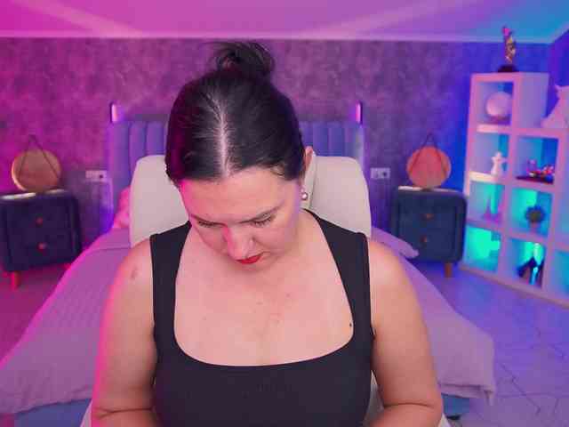 VelvetLuck webcam