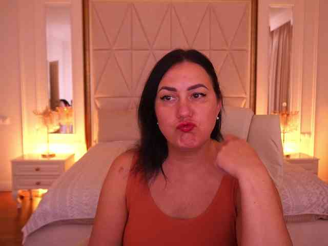 VelvetLuck webcam