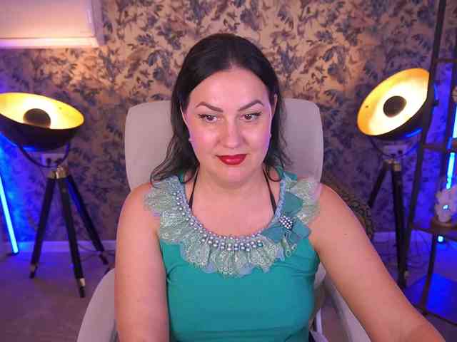 VelvetLuck webcam