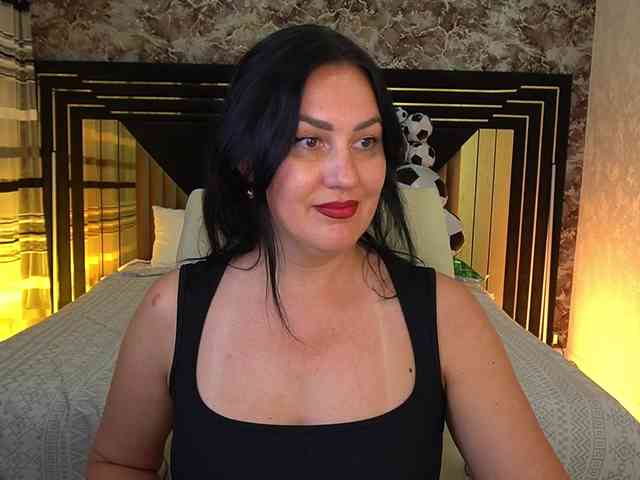 VelvetLuck webcam
