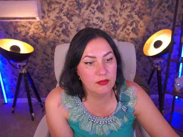 VelvetLuck webcam
