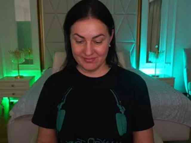 VelvetLuck webcam