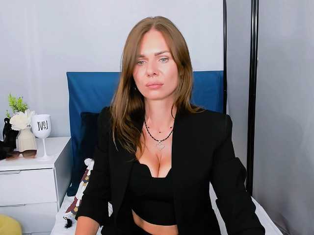 le modèle ClarissaFantasy est en webcam porno dans un show sur le site bongacams, il possède les tags suivants: White/Caucasian,Blonde,Shaved