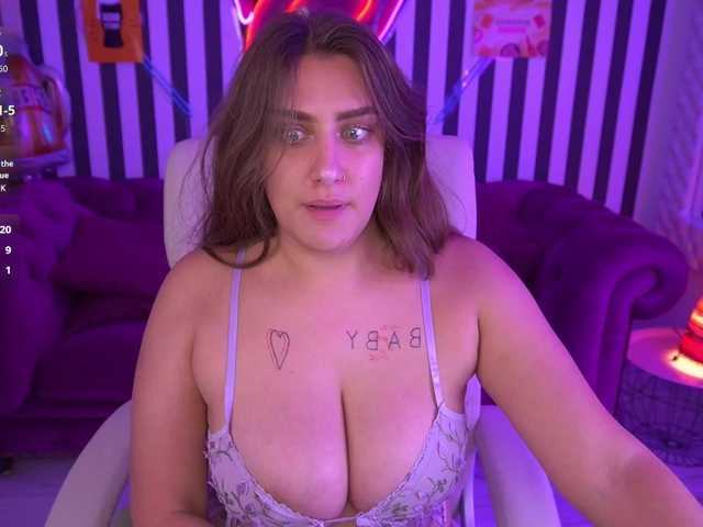 HeyKitten live cam preview