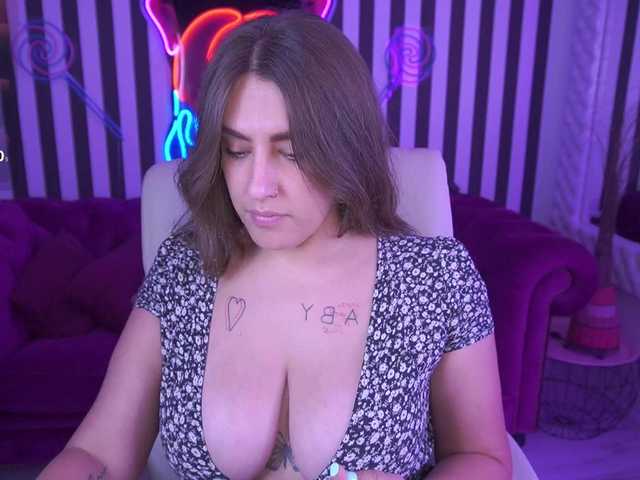 HeyKitten live webcam show