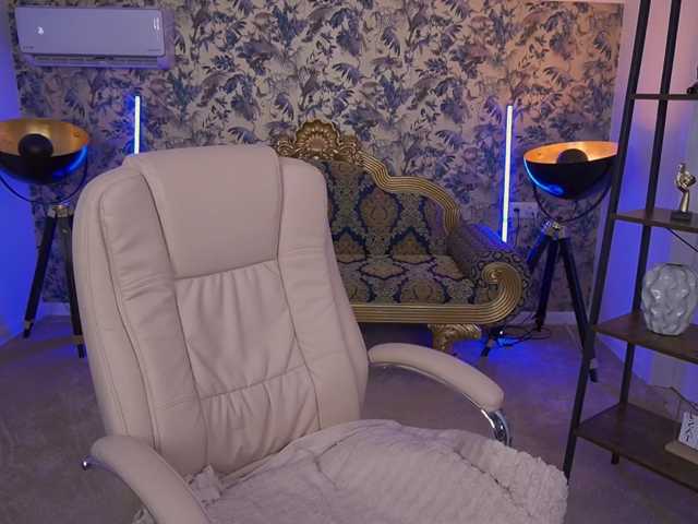 VikVikLove live cam on BongaCams