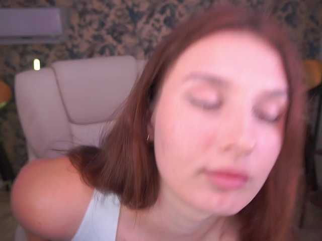 VikVikLove live cam on BongaCams