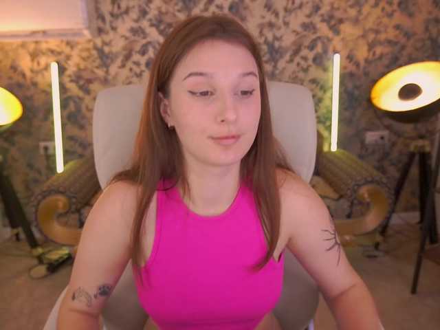 VikVikLove live cam on BongaCams