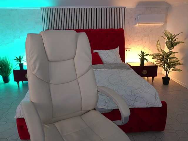 VikVikLove live cam on BongaCams