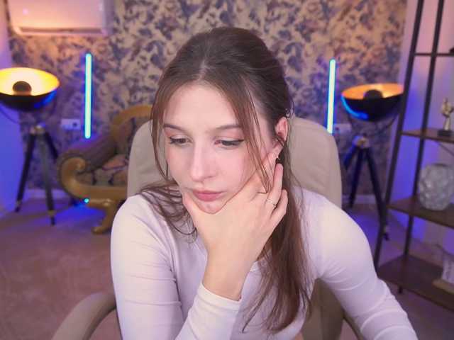 VikVikLove live cam on BongaCams