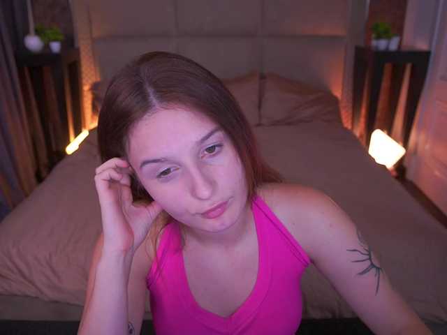 VikVikLove live cam on BongaCams