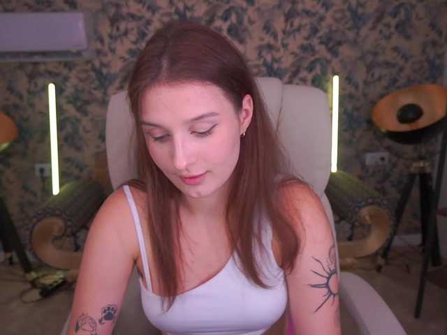 VikVikLove live cam on BongaCams