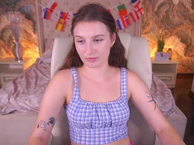 VikVikLove live cam on BongaCams