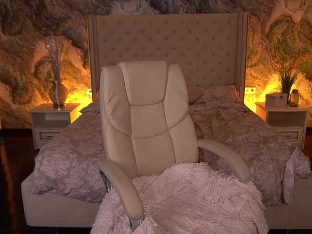 VikVikLove live cam on BongaCams