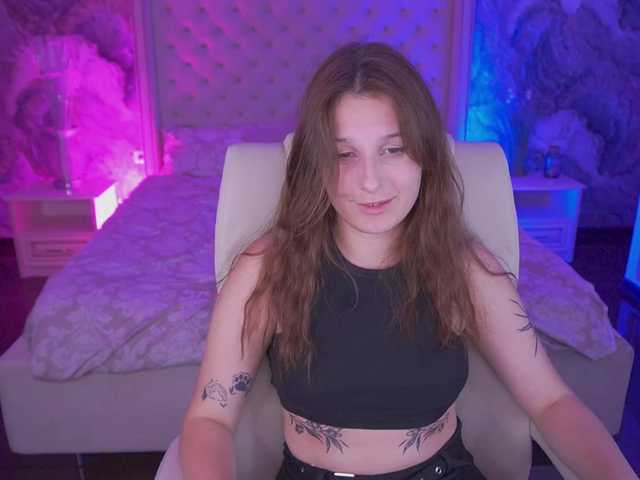 VikVikLove live cam on BongaCams