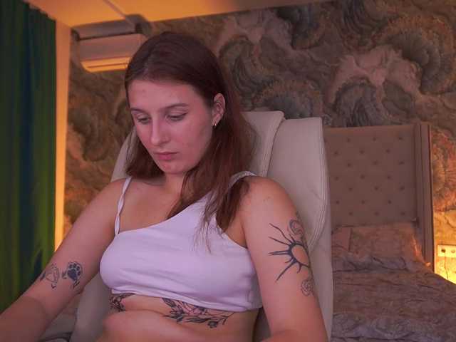 VikVikLove live webcam show