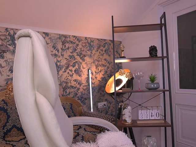 VikVikLove live cam on BongaCams