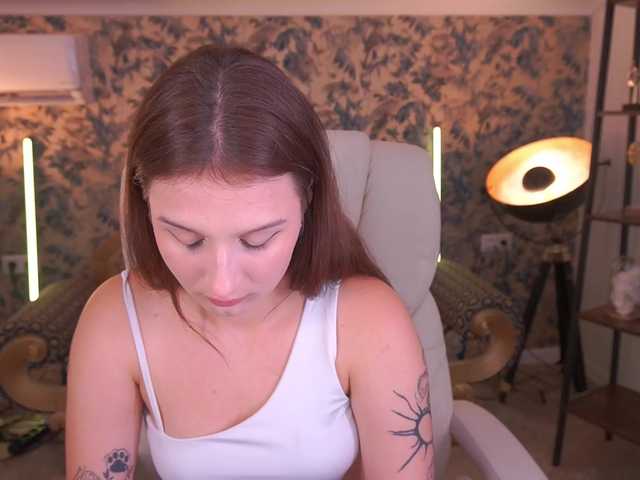 VikVikLove live webcam show