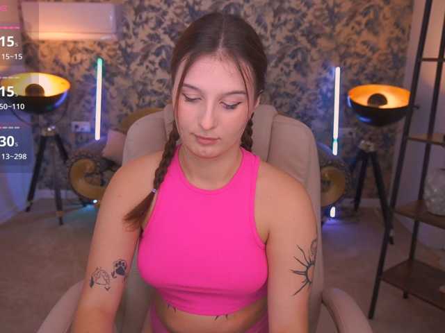 VikVikLove live cam on BongaCams