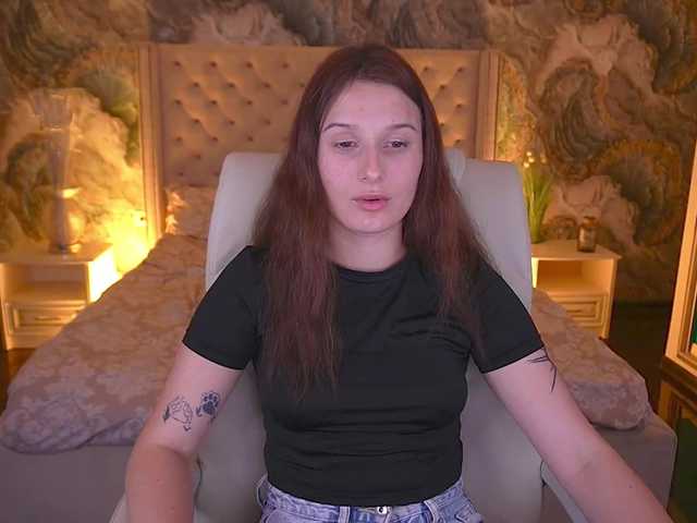 VikVikLove live cam on BongaCams