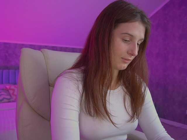 VikVikLove live cam on BongaCams