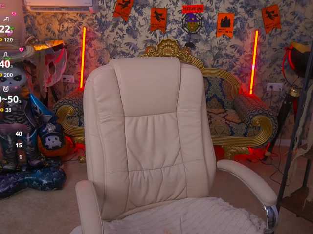 VikVikLove live cam on BongaCams