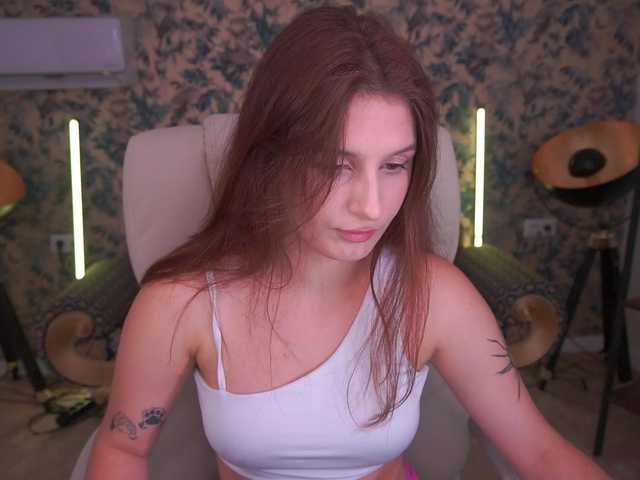 VikVikLove live webcam show
